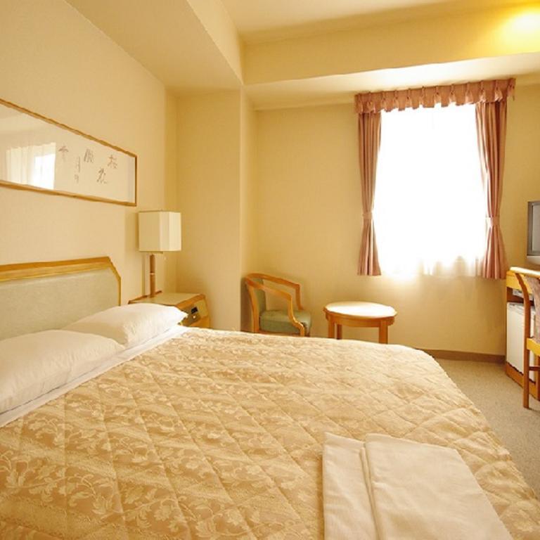 Hotel Crown Hills Ниигата Екстериор снимка